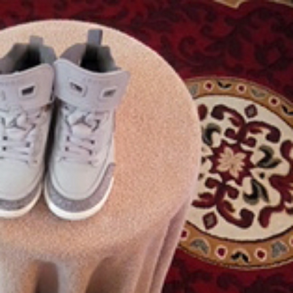 Shoes - Picture 2 of 4